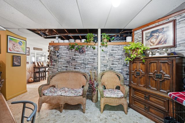 243 Oak St, Holliston, MA 01746