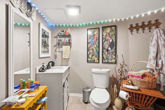 243 Oak St, Holliston, MA 01746