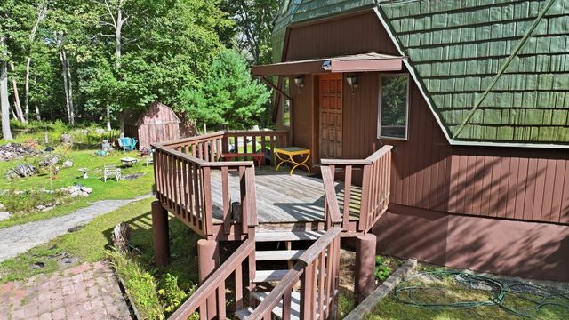 243 Oak St, Holliston, MA 01746