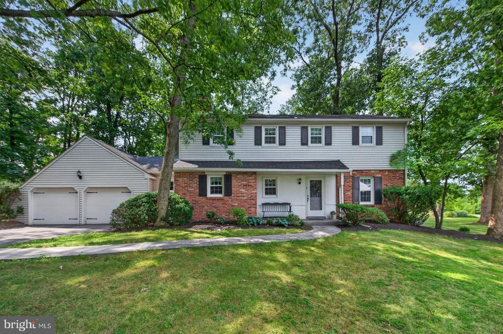 399 WOODLYN DR, COLLEGEVILLE, PA 19426 — exterior