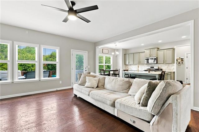 232 South Village Square, Canton, GA 30115