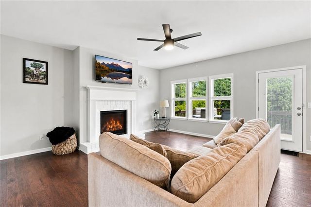 232 South Village Square, Canton, GA 30115
