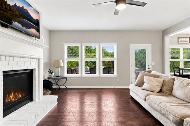 232 South Village Square, Canton, GA 30115
