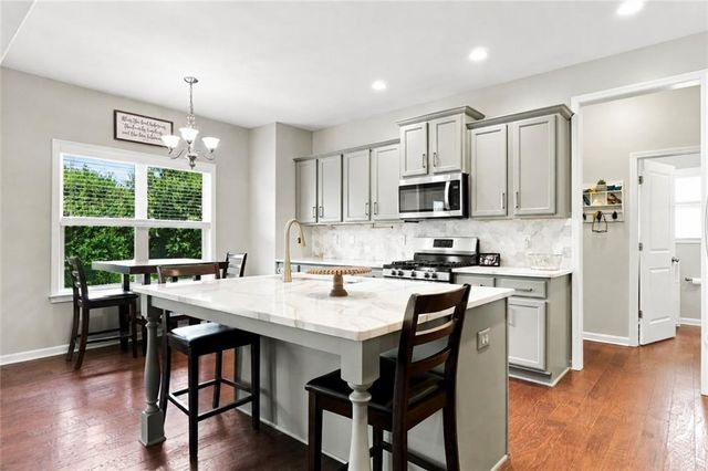 232 South Village Square, Canton, GA 30115