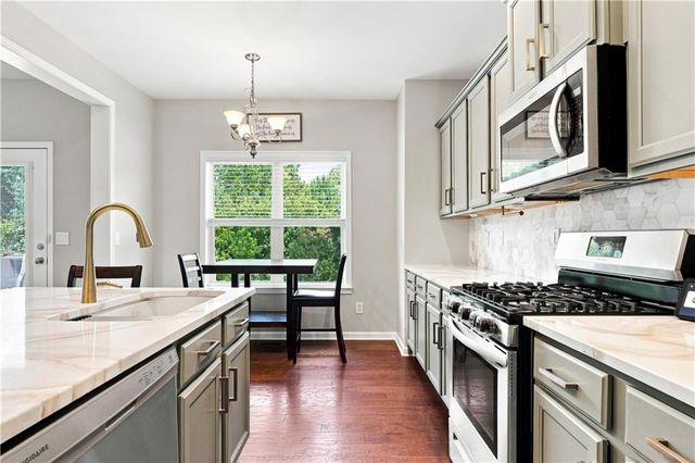 232 South Village Square, Canton, GA 30115