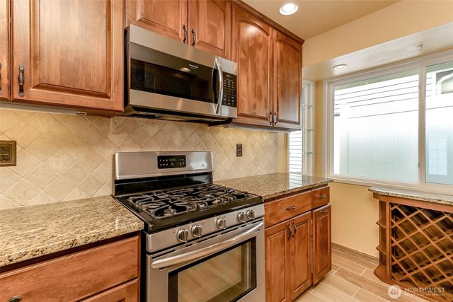 24710 11th Avenue S, Des Moines, WA 98198