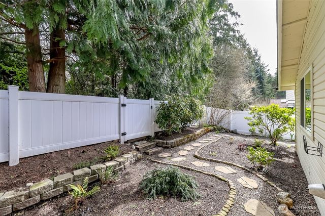 24710 11th Avenue S, Des Moines, WA 98198