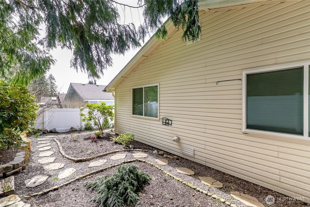24710 11th Avenue S, Des Moines, WA 98198