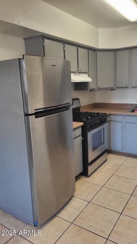 2326 E PARADISE Lane, Phoenix, AZ 85022