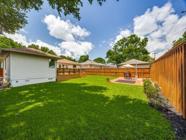 6127 Ravendale Lane, Dallas, TX 75214