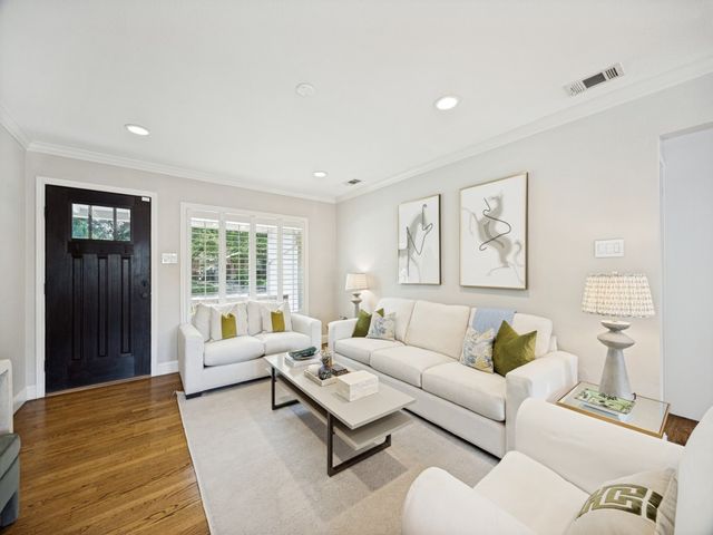 6127 Ravendale Lane, Dallas, TX 75214