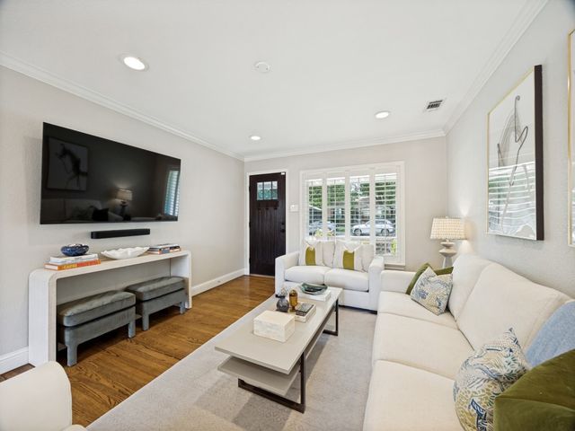 6127 Ravendale Lane, Dallas, TX 75214