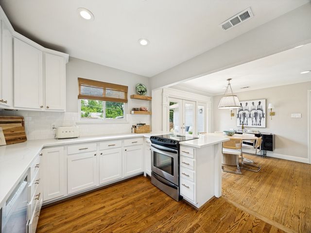 6127 Ravendale Lane, Dallas, TX 75214