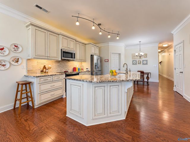 130 Victoria Circle SE, Decatur, AL 35603