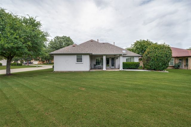 9633 Applewood Trail, Denton, TX 76207