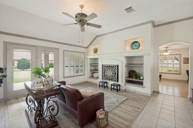 9633 Applewood Trail, Denton, TX 76207