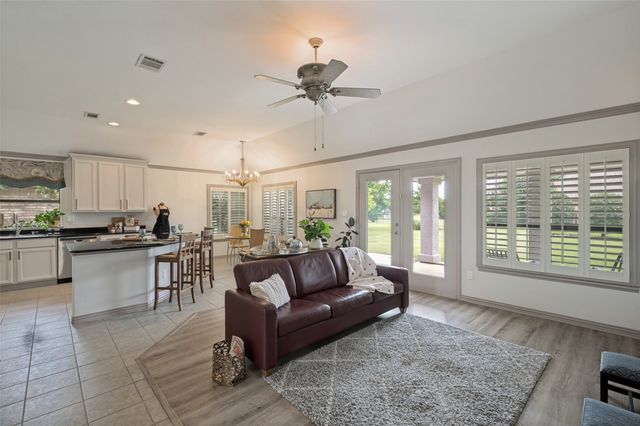 9633 Applewood Trail, Denton, TX 76207