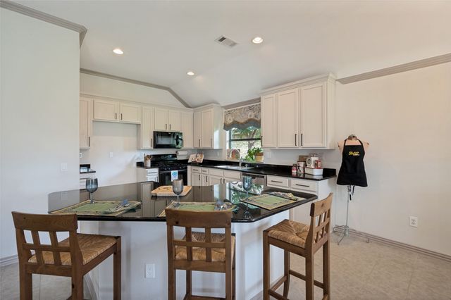 9633 Applewood Trail, Denton, TX 76207