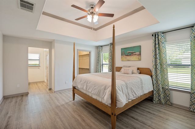 9633 Applewood Trail, Denton, TX 76207