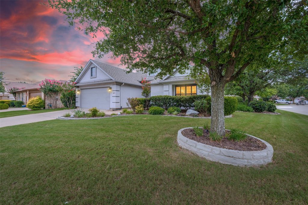 9633 Applewood Trail, Denton, TX 76207