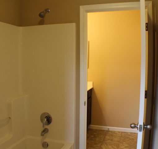 162 Edmonds Drive, Commercial Point, OH 43116