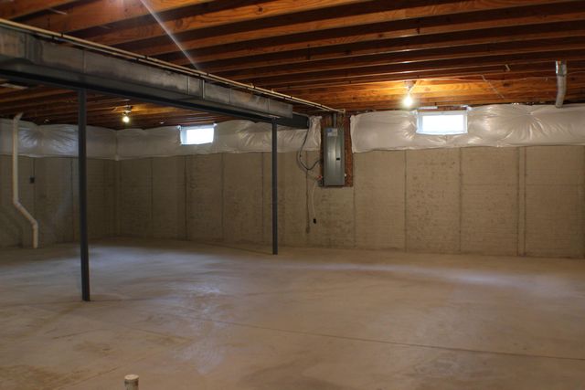 162 Edmonds Drive, Commercial Point, OH 43116
