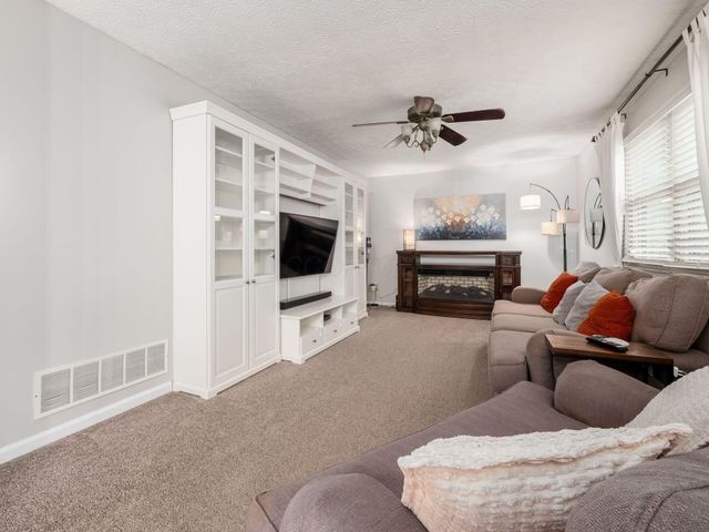 4006 Sandy Ridge Drive, Columbus, OH 43204