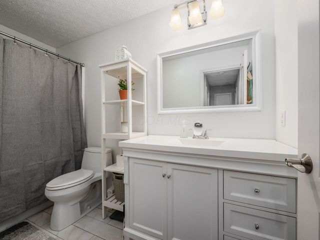 4006 Sandy Ridge Drive, Columbus, OH 43204