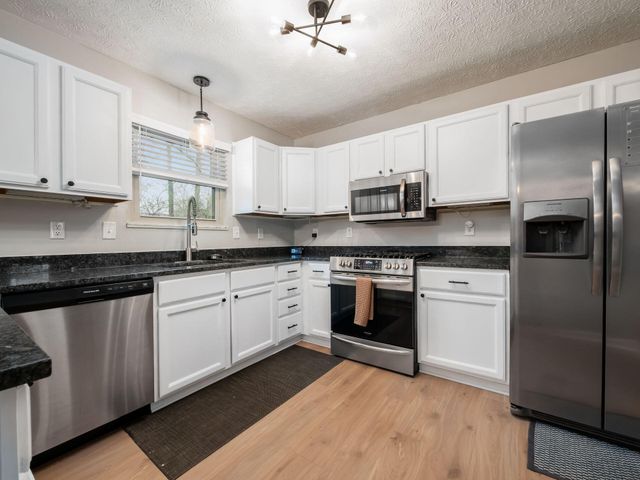 4006 Sandy Ridge Drive, Columbus, OH 43204