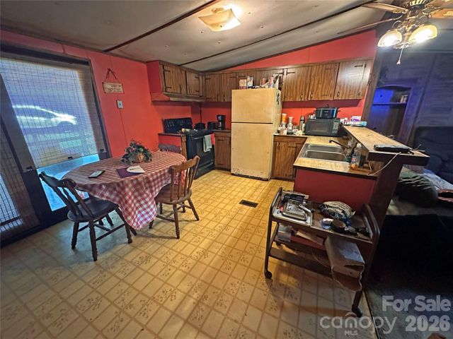 1330 Rosehill Drive, Lincolnton, NC 28092