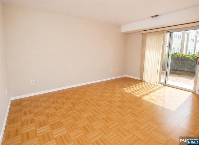 507 Windsor Drive 107, Palisades Park, NJ 07650