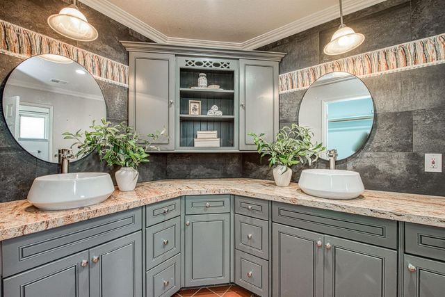 6345 N Bethel Avenue, Clovis, CA 93619
