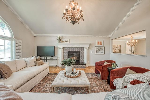 6345 N Bethel Avenue, Clovis, CA 93619