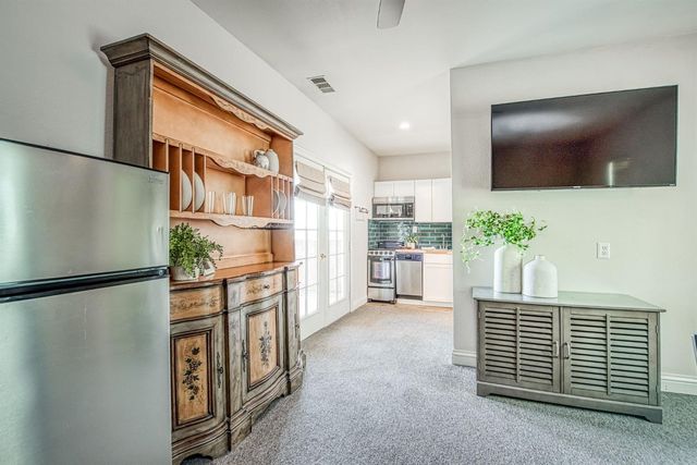 6345 N Bethel Avenue, Clovis, CA 93619