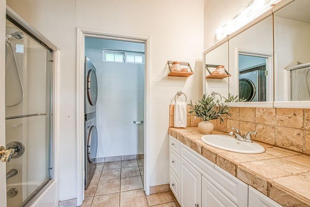6345 N Bethel Avenue, Clovis, CA 93619