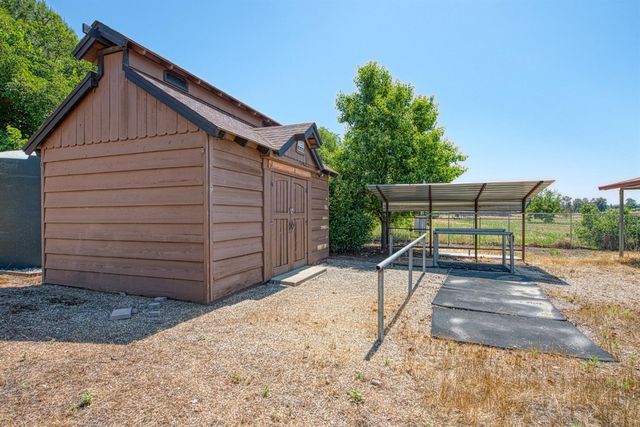 6345 N Bethel Avenue, Clovis, CA 93619