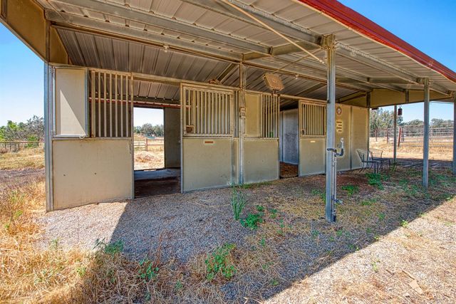 6345 N Bethel Avenue, Clovis, CA 93619