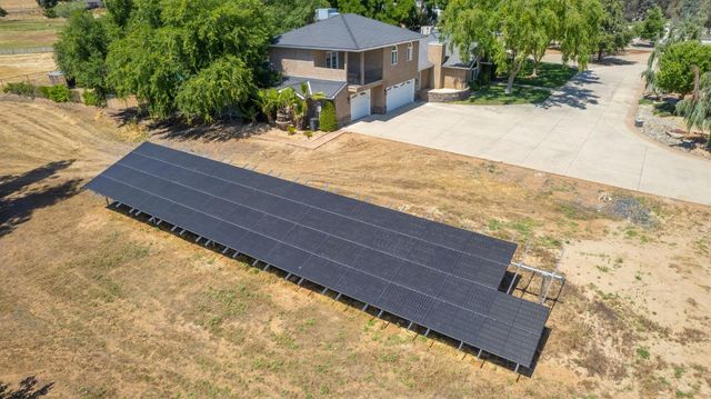 6345 N Bethel Avenue, Clovis, CA 93619