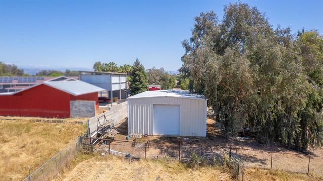 6345 N Bethel Avenue, Clovis, CA 93619