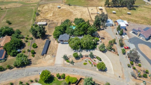 6345 N Bethel Avenue, Clovis, CA 93619