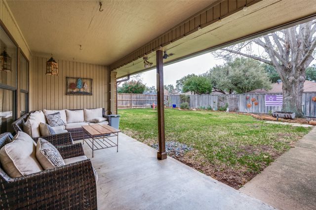 2126 Nob Hill, Carrollton, TX 75006