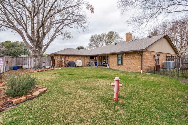 2126 Nob Hill, Carrollton, TX 75006