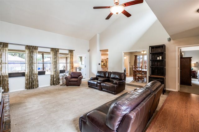 2126 Nob Hill, Carrollton, TX 75006