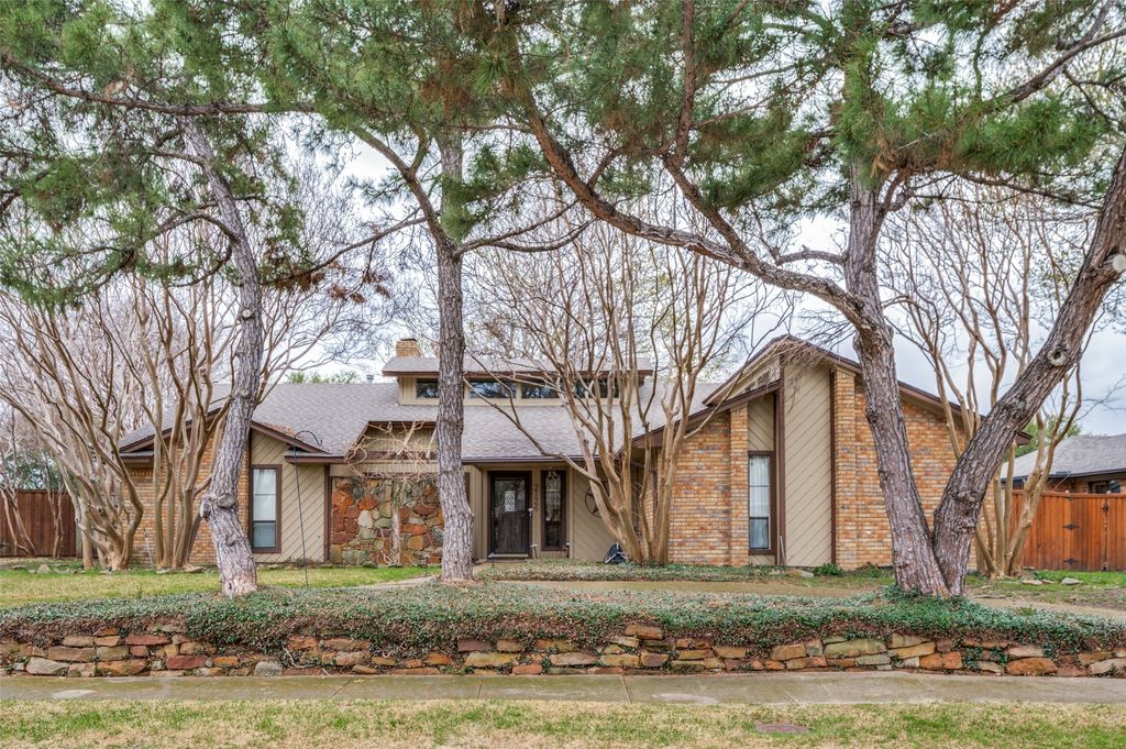 2126 Nob Hill, Carrollton, TX 75006
