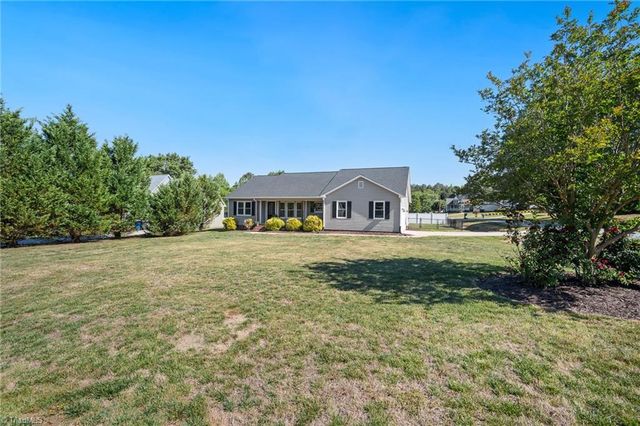 102 Birchwood Court, Trinity, NC 27370