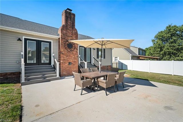 102 Birchwood Court, Trinity, NC 27370
