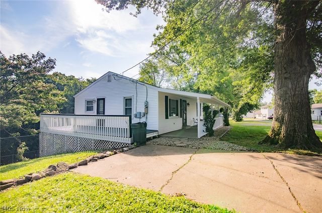 1405 Newberry Drive, Parkersburg, WV 26101