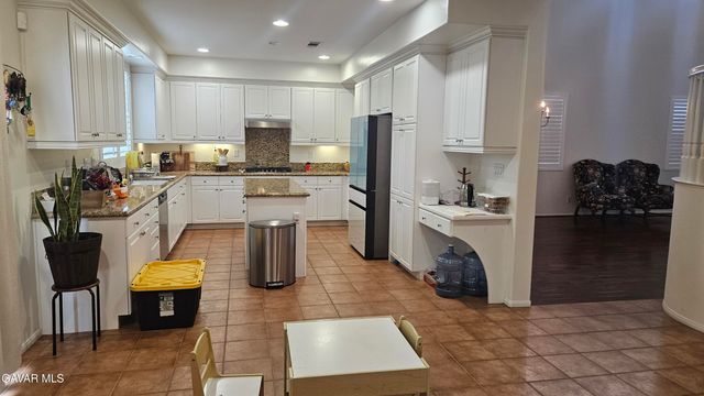 42952 59th Street, Quartz Hill, CA 93536