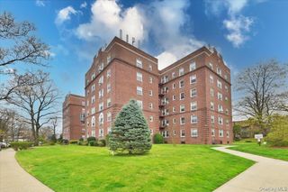 175-06 Devonshire Road 4M, Jamaica Estates, NY 11432