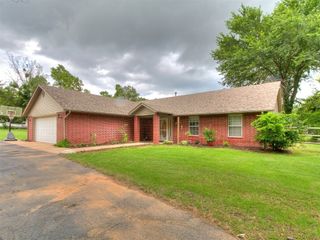 1025 Wagon Trail Lane, Goldsby, OK 73093